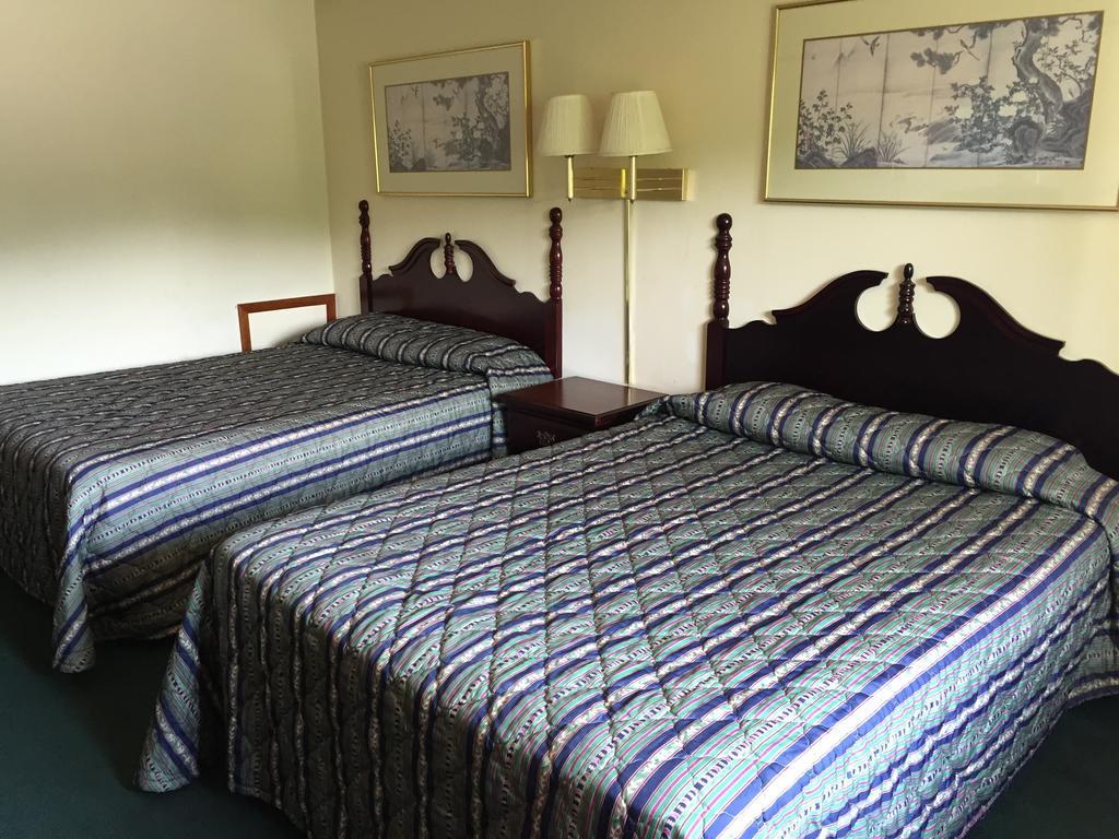 A Sapphire Inn Franklin Habitación foto