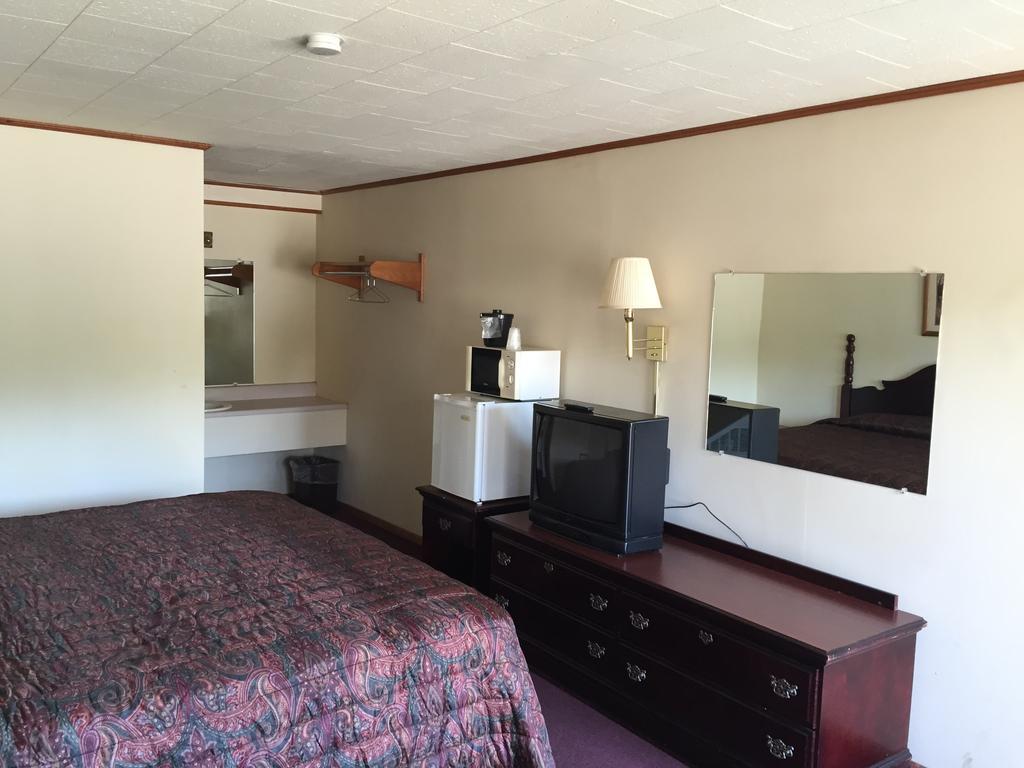 A Sapphire Inn Franklin Habitación foto